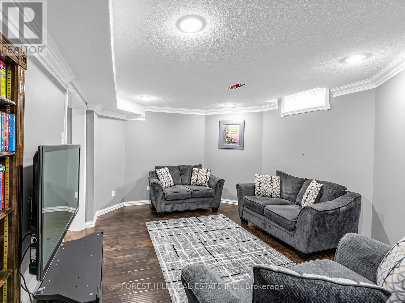 5 Manitoba Place, Brampton, Ontario  L6R 2H9 - Photo 16 - W12996408