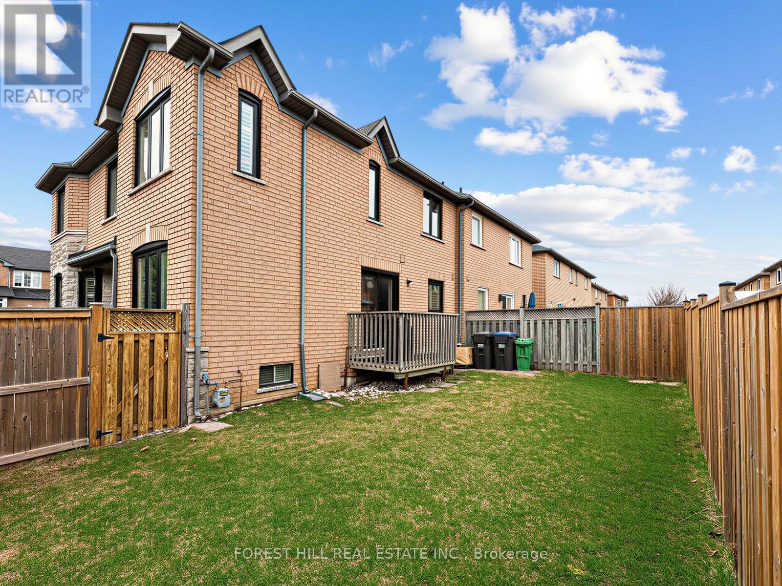 5 Manitoba Place, Brampton, Ontario  L6R 2H9 - Photo 17 - W12996408