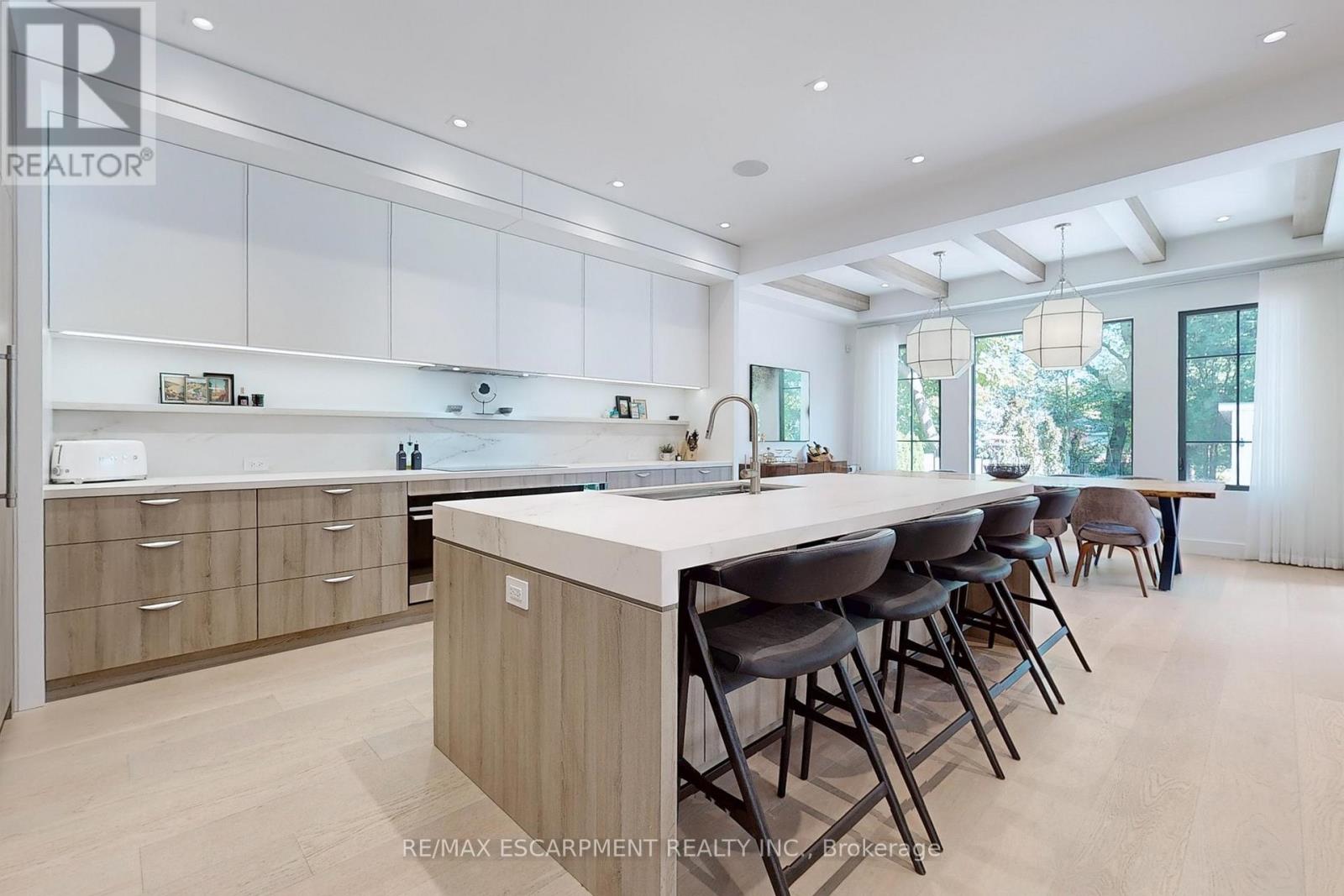 977 Gorton Avenue, Burlington, Ontario  L7T 1S6 - Photo 10 - W12996426