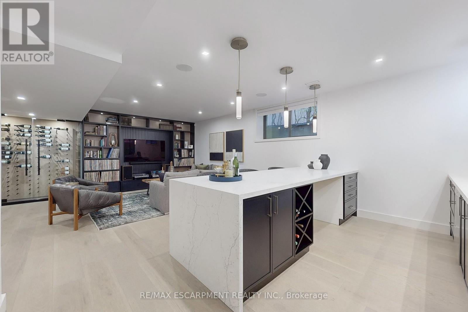 977 Gorton Avenue, Burlington, Ontario  L7T 1S6 - Photo 34 - W12996426