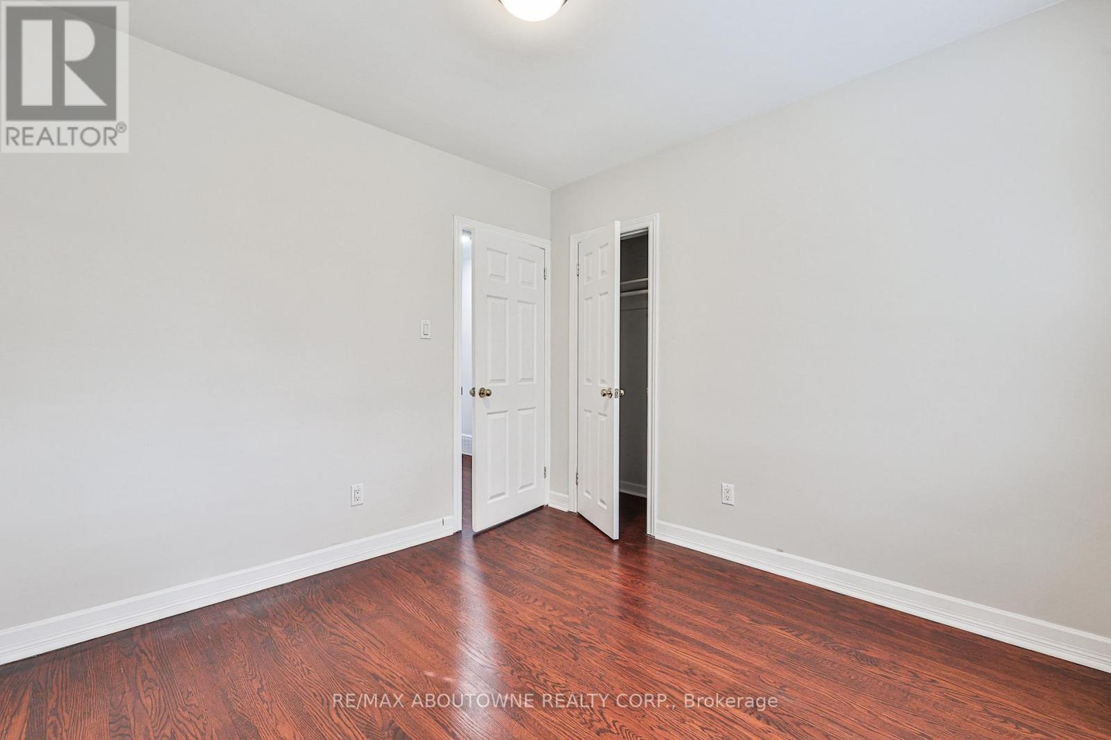 2063 Hixon Street, Oakville, Ontario  L6L 1S9 - Photo 19 - W12996430