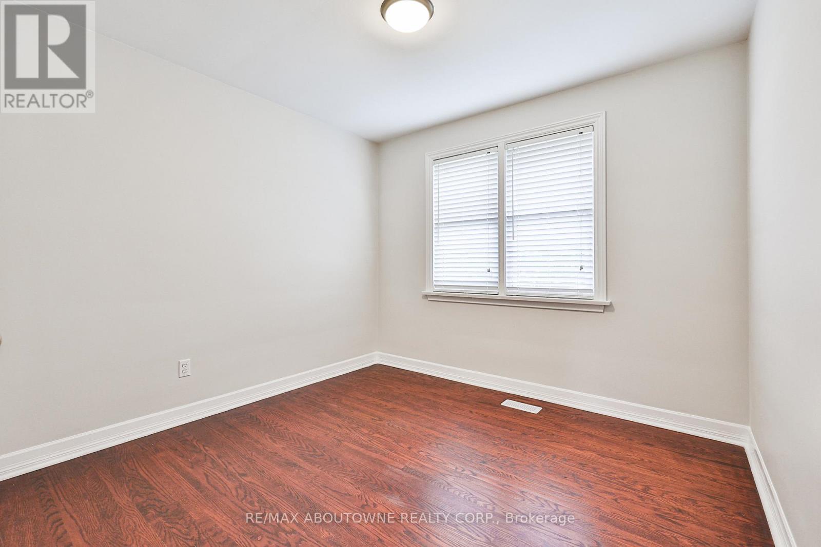 2063 Hixon Street, Oakville, Ontario  L6L 1S9 - Photo 22 - W12996430