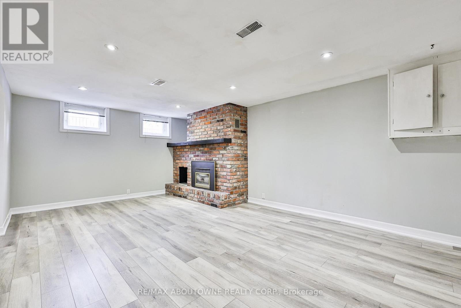 2063 Hixon Street, Oakville, Ontario  L6L 1S9 - Photo 28 - W12996430