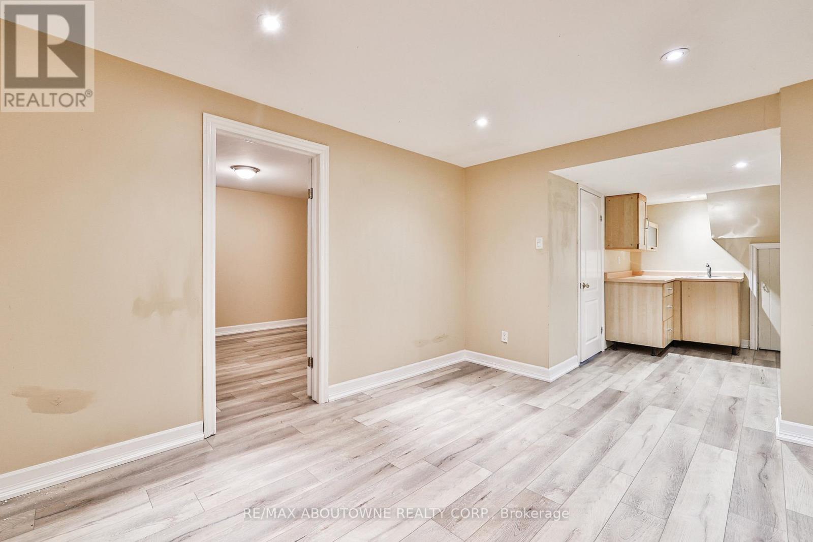 2063 Hixon Street, Oakville, Ontario  L6L 1S9 - Photo 34 - W12996430