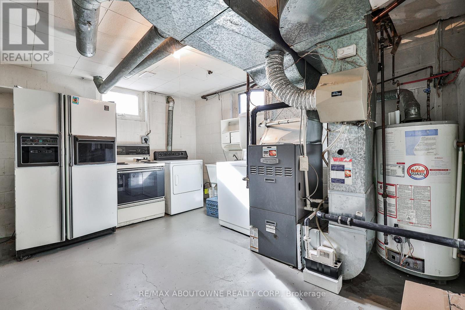 2063 Hixon Street, Oakville, Ontario  L6L 1S9 - Photo 37 - W12996430