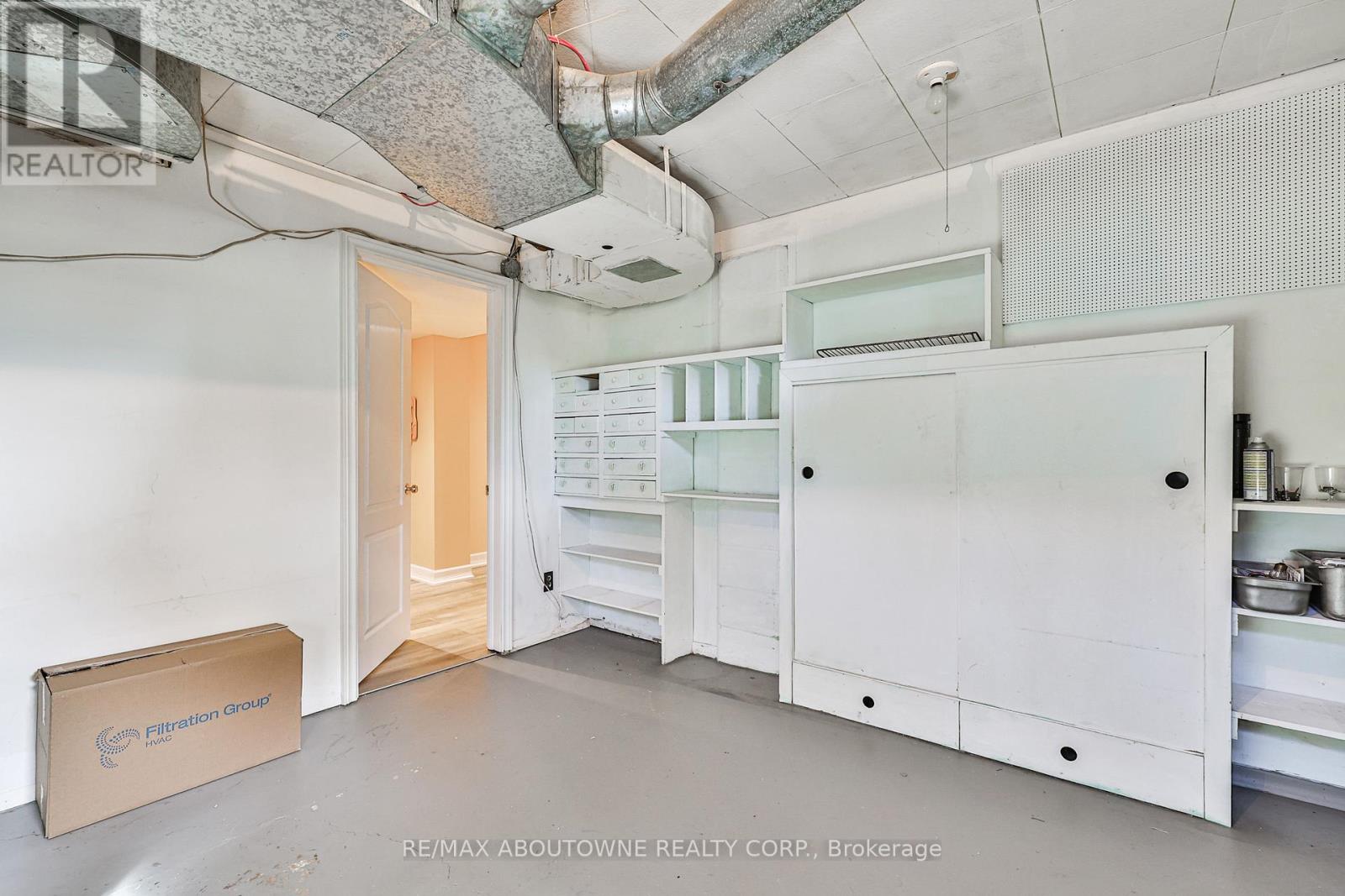 2063 Hixon Street, Oakville, Ontario  L6L 1S9 - Photo 38 - W12996430