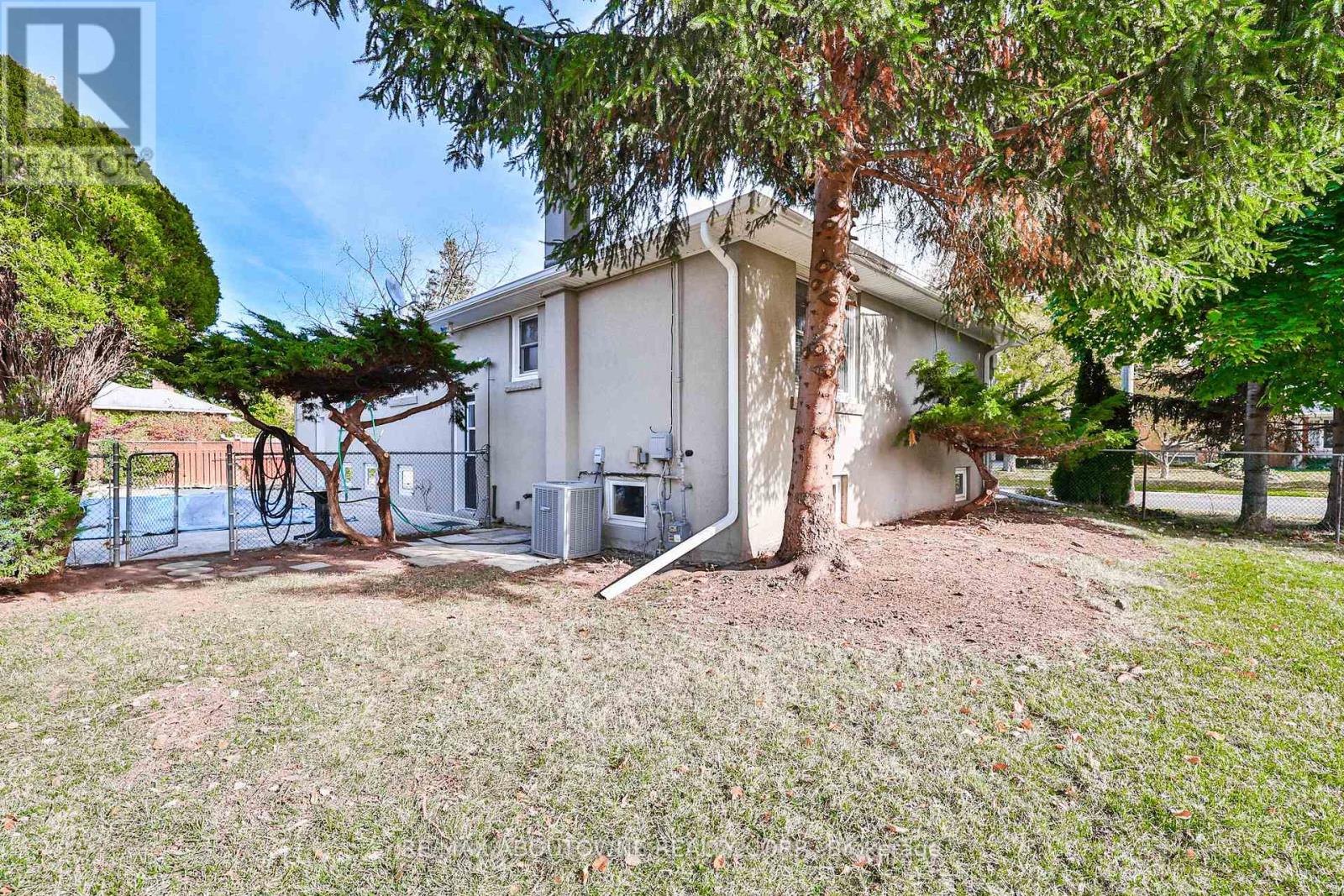 2063 Hixon Street, Oakville, Ontario  L6L 1S9 - Photo 48 - W12996430