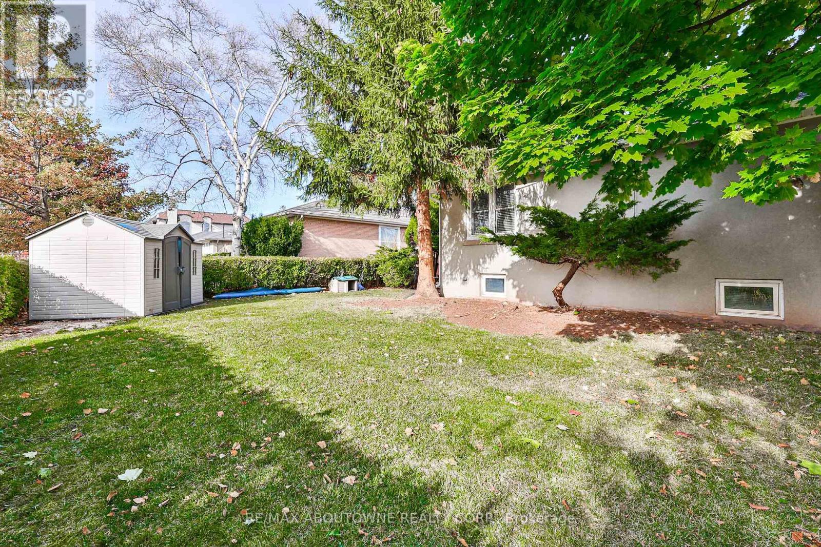 2063 Hixon Street, Oakville, Ontario  L6L 1S9 - Photo 50 - W12996430