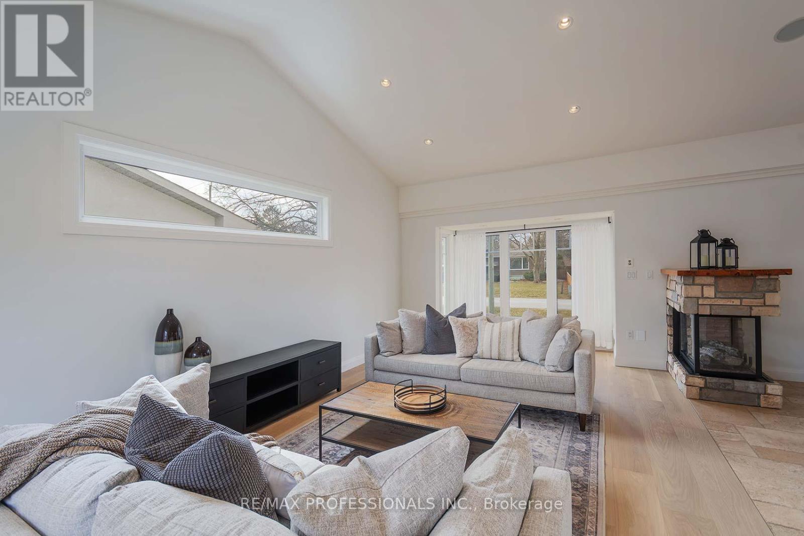 321 Wendy Lane, Oakville, Ontario  L6L 4P9 - Photo 19 - W12899956