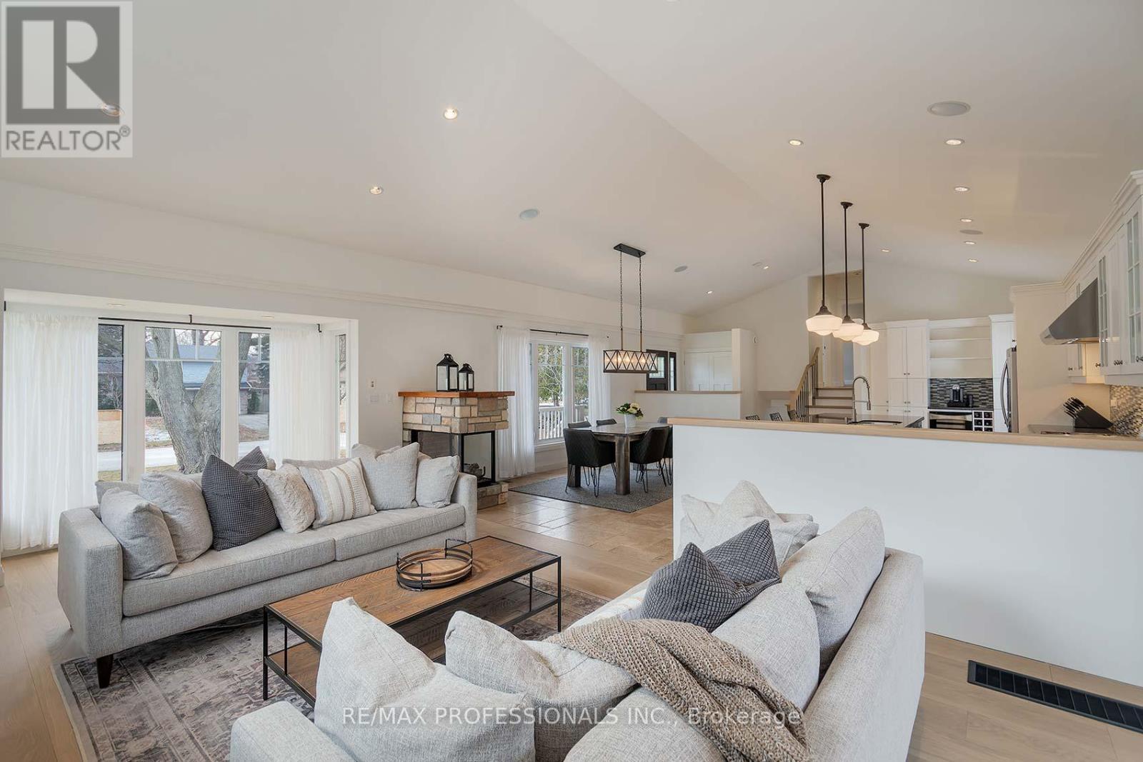 321 Wendy Lane, Oakville, Ontario  L6L 4P9 - Photo 15 - W12899956