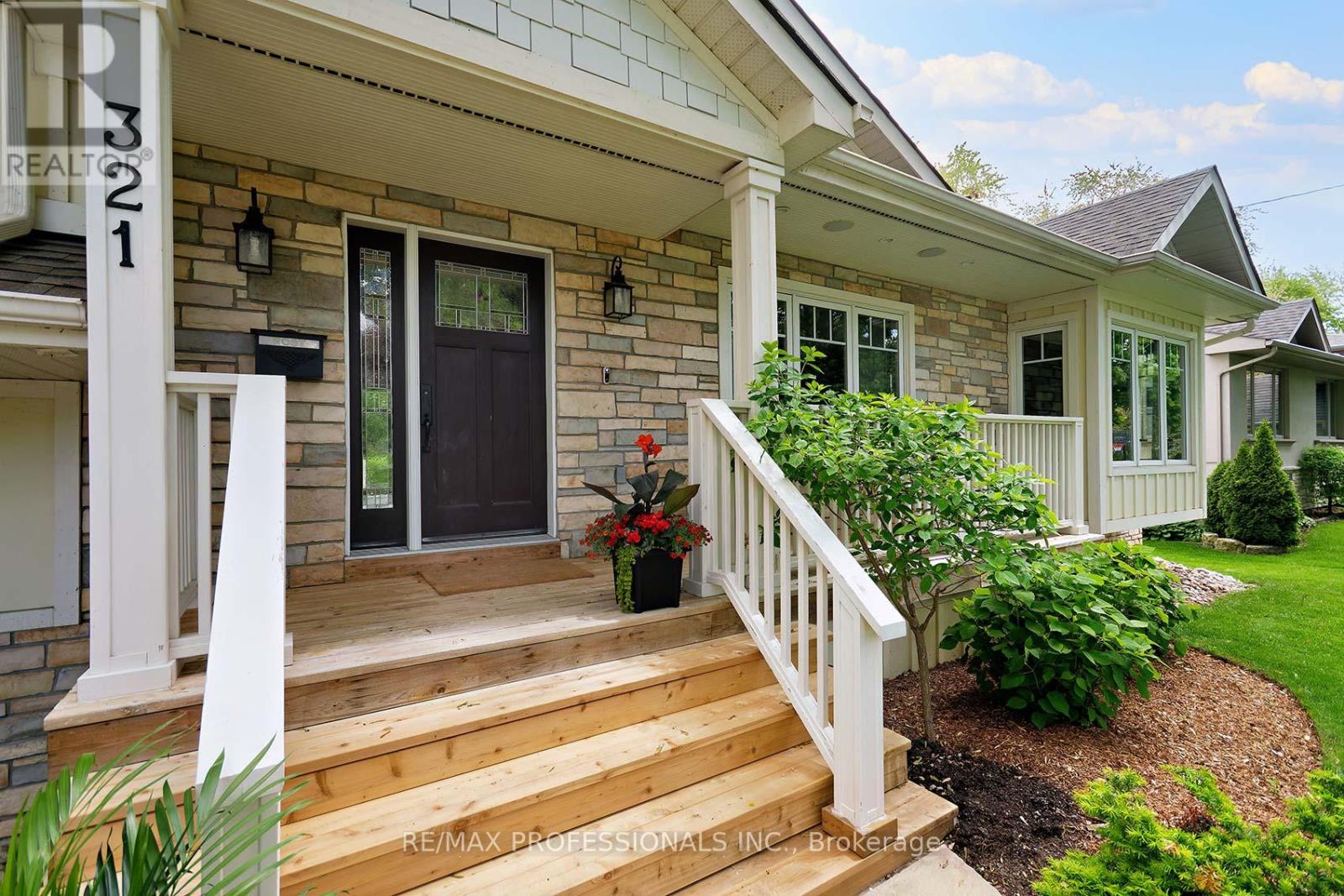 321 Wendy Lane, Oakville, Ontario  L6L 4P9 - Photo 6 - W12899956