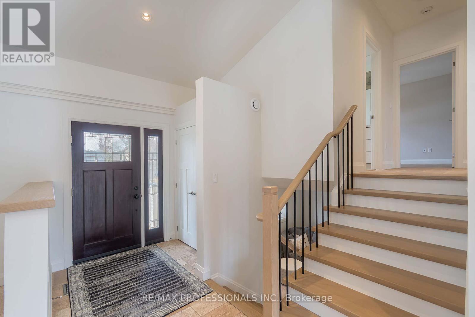 321 Wendy Lane, Oakville, Ontario  L6L 4P9 - Photo 7 - W12899956