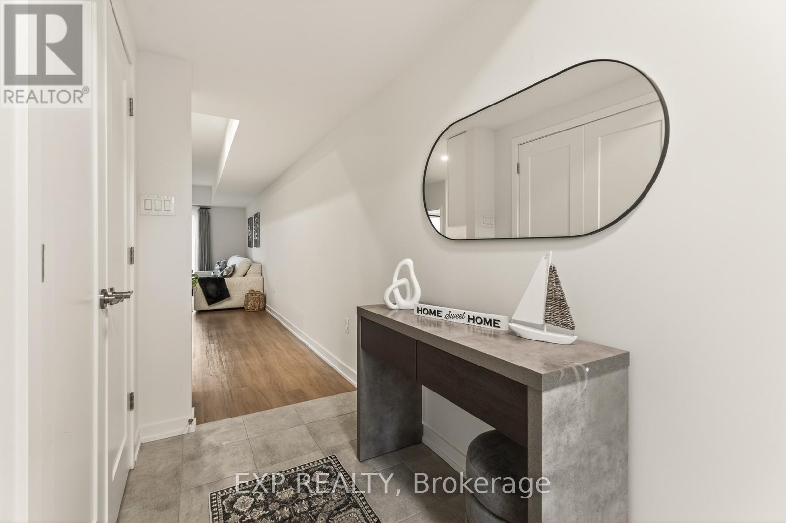 D - 810 Roger Griffiths Avenue, Ottawa, Ontario  K2S 3A9 - Photo 3 - X12996484