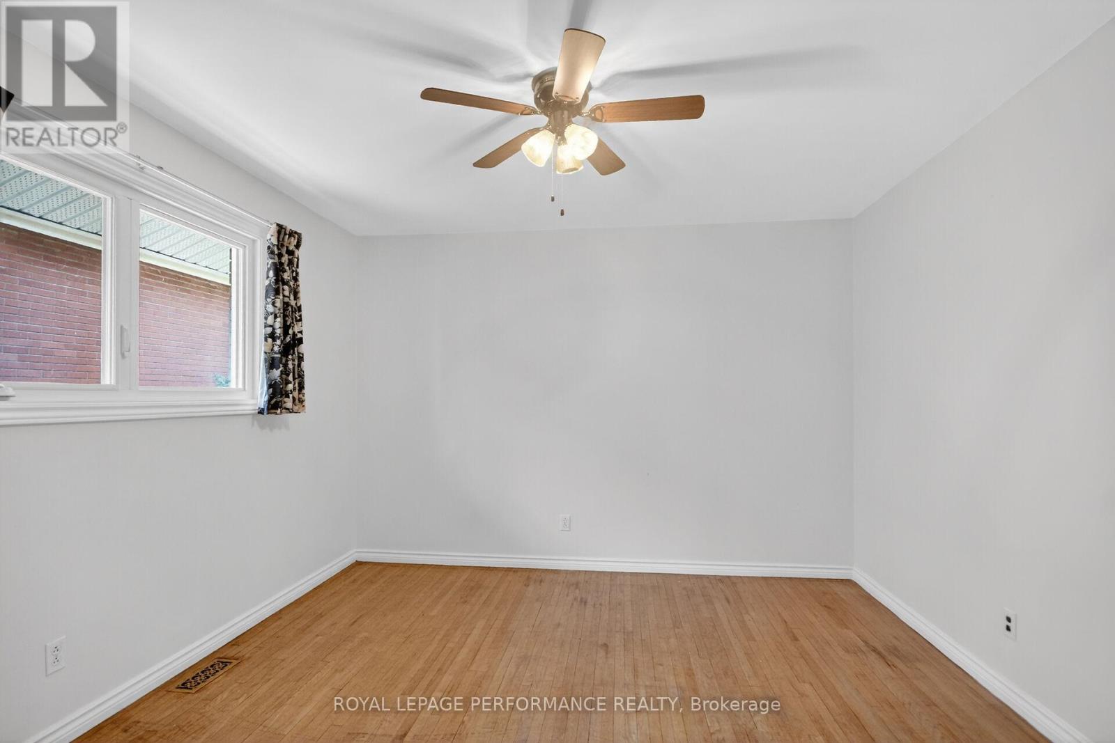 1879 Sharel Drive, Ottawa, Ontario  K1H 6W3 - Photo 10 - X12996516