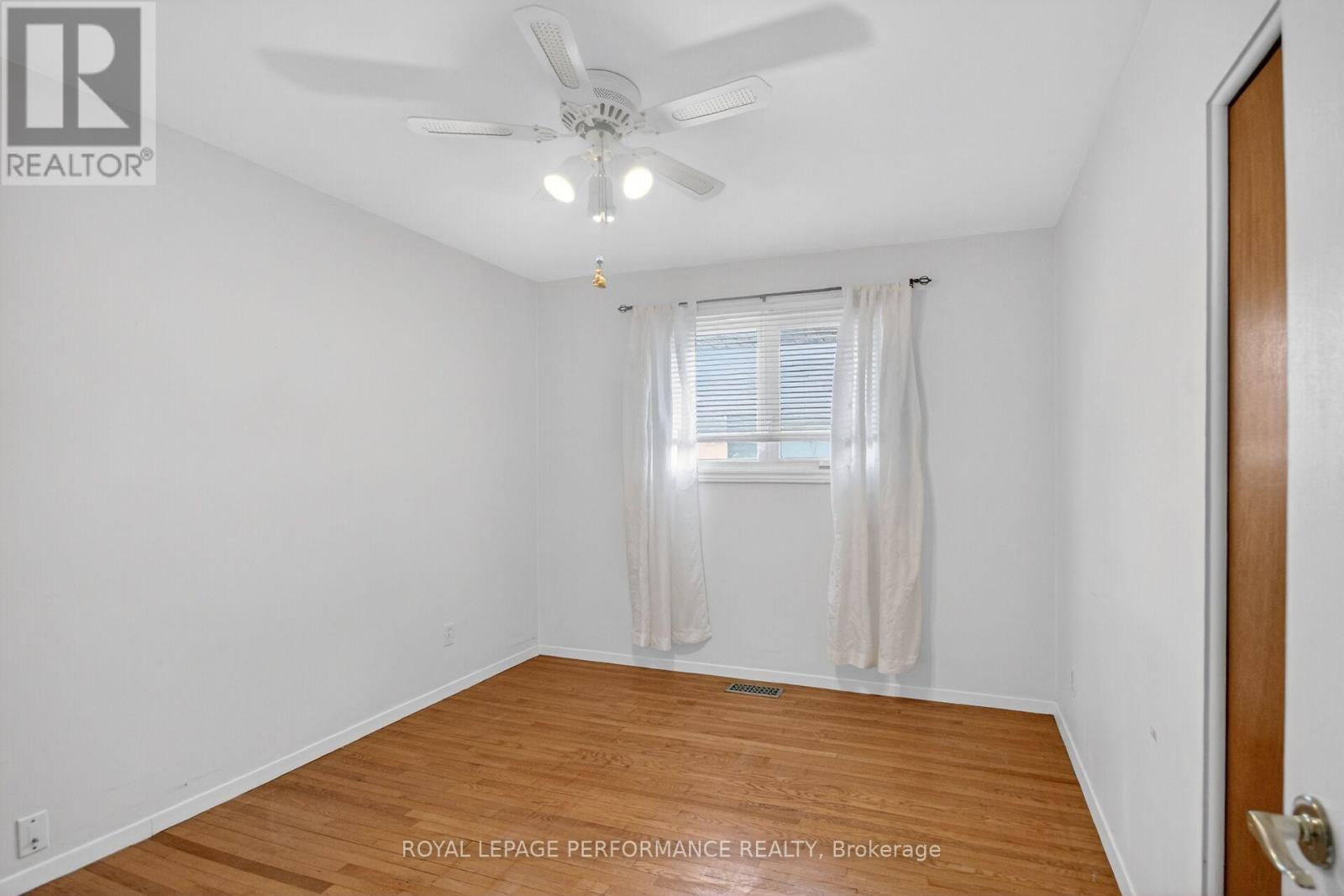 1879 Sharel Drive, Ottawa, Ontario  K1H 6W3 - Photo 12 - X12996516