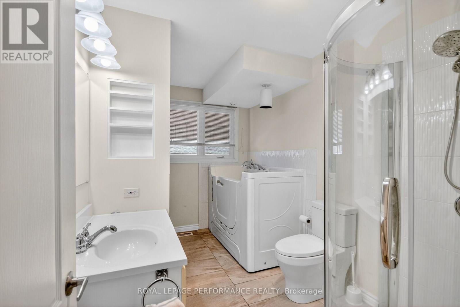 1879 Sharel Drive, Ottawa, Ontario  K1H 6W3 - Photo 15 - X12996516