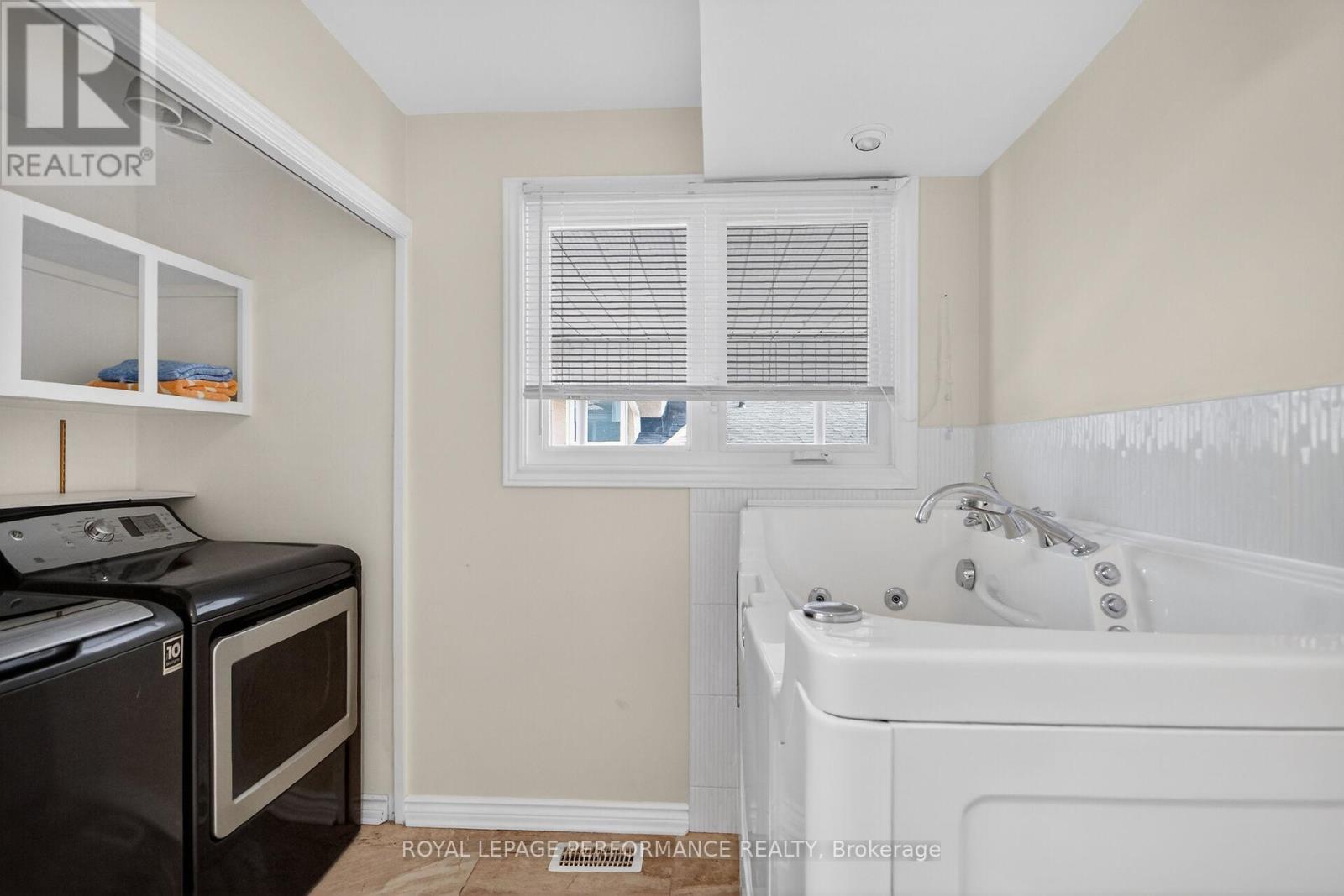 1879 Sharel Drive, Ottawa, Ontario  K1H 6W3 - Photo 16 - X12996516