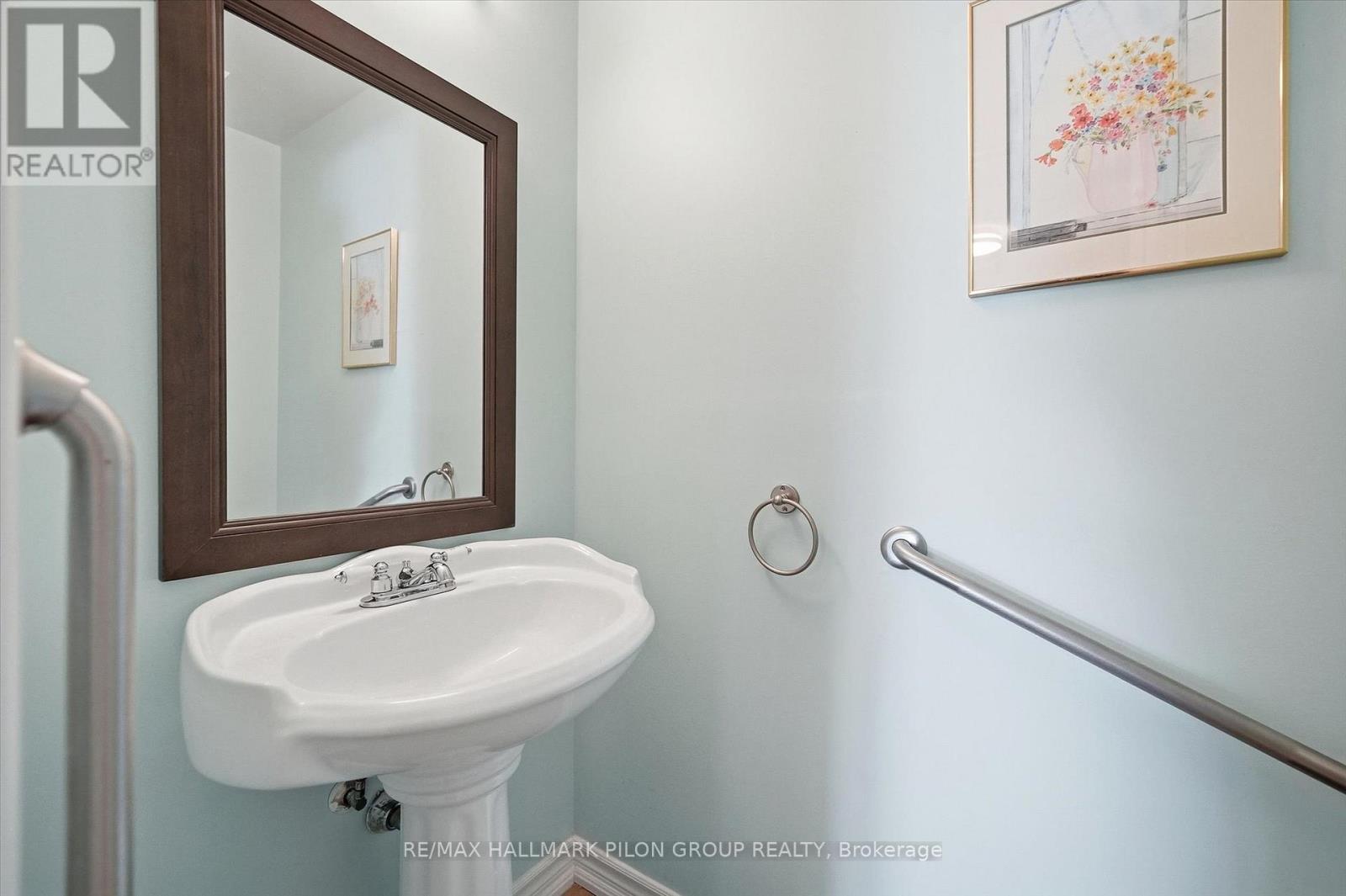 1354 Mountainside Crescent, Ottawa, Ontario K1E 3G5 - Photo 12 - X12996584