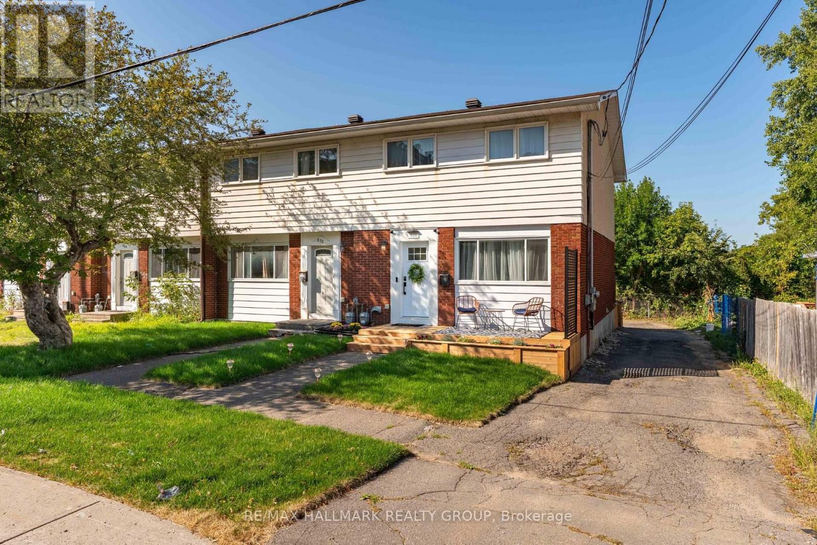 820 GRENON AVENUE, Ottawa, Ontario