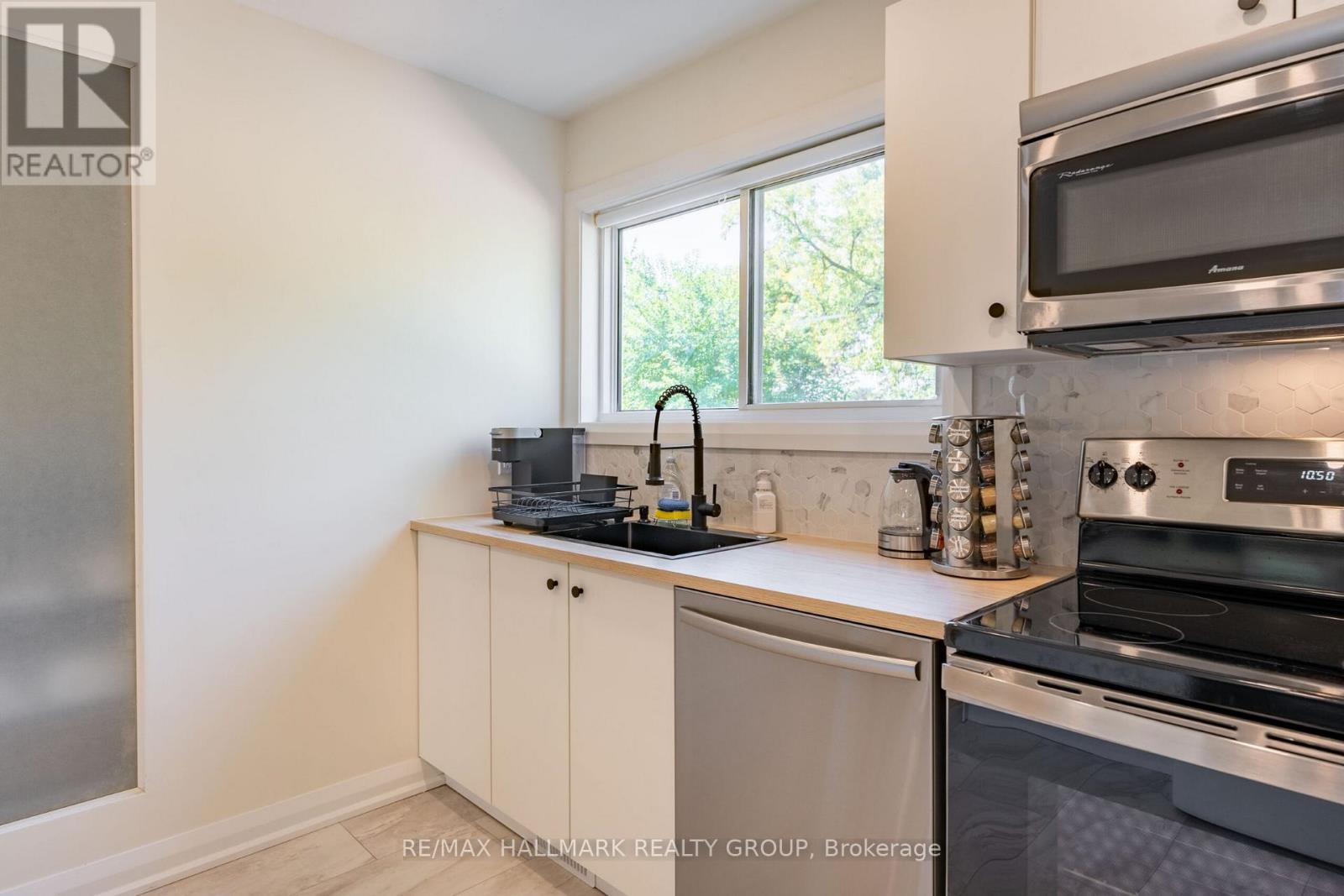 820 Grenon Avenue, Ottawa, Ontario  K2B 6G2 - Photo 11 - X12996652