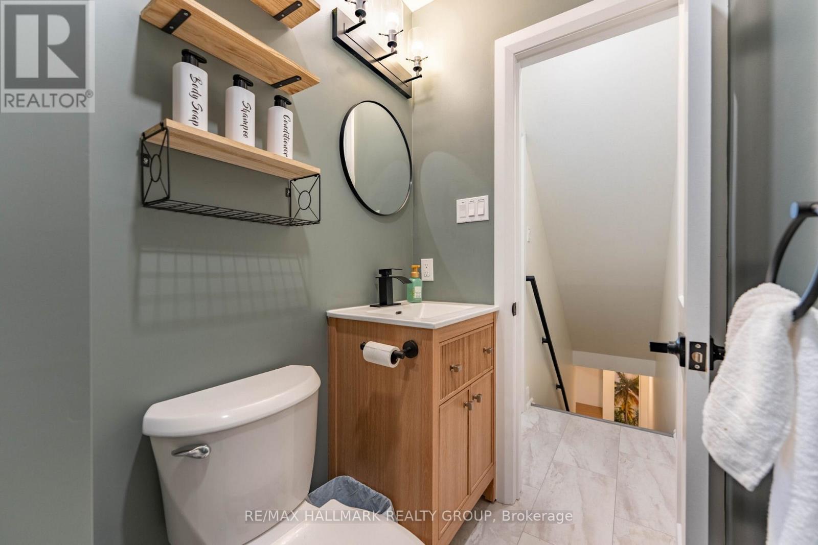 820 Grenon Avenue, Ottawa, Ontario  K2B 6G2 - Photo 15 - X12996652