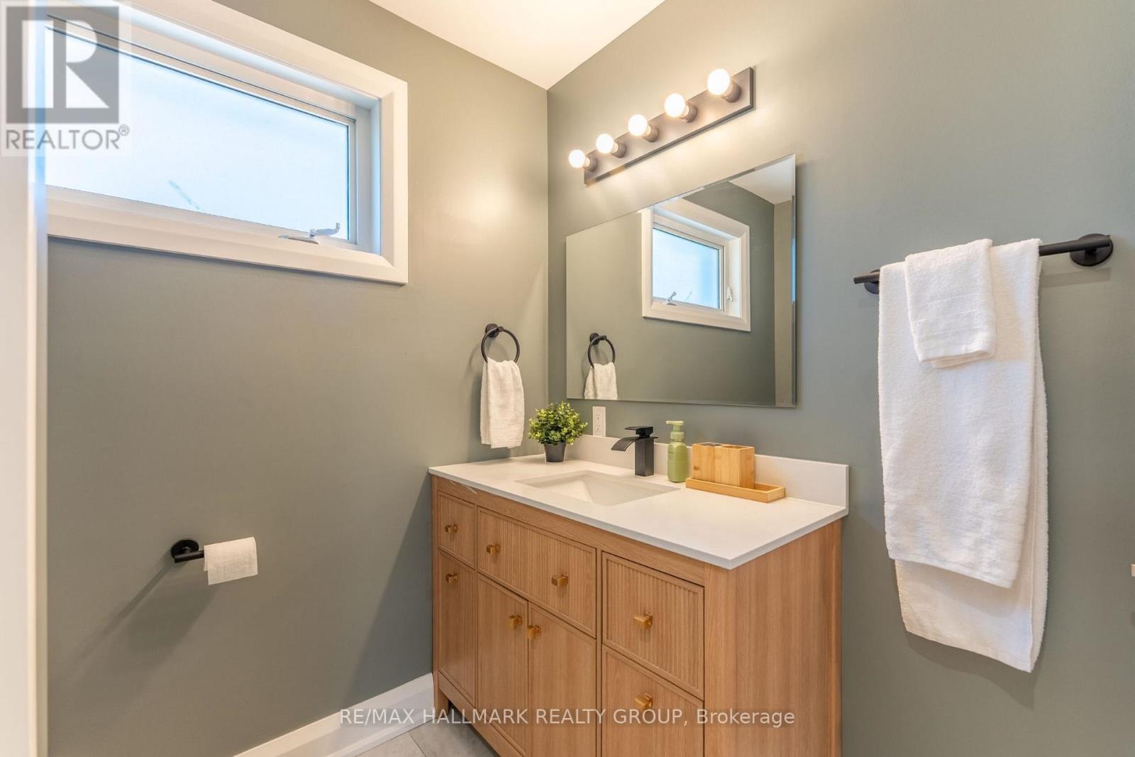 820 Grenon Avenue, Ottawa, Ontario  K2B 6G2 - Photo 25 - X12996652