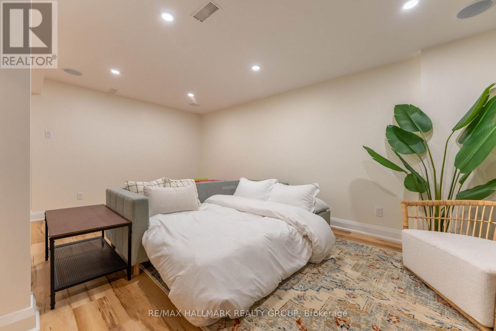 820 Grenon Avenue, Ottawa, Ontario  K2B 6G2 - Photo 33 - X12996652