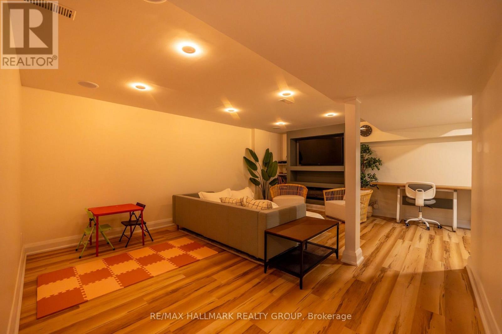 820 Grenon Avenue, Ottawa, Ontario  K2B 6G2 - Photo 36 - X12996652