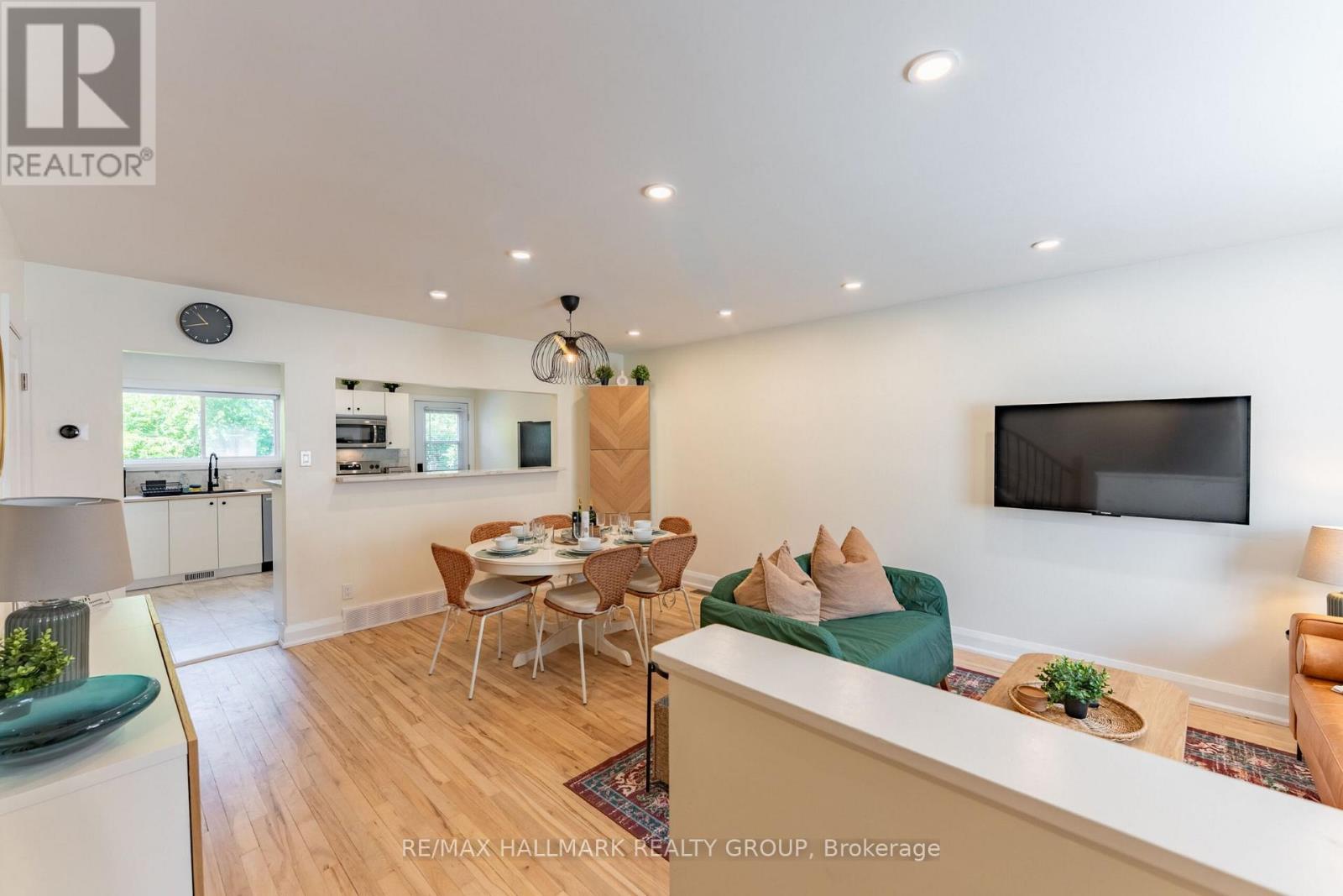 820 Grenon Avenue, Ottawa, Ontario  K2B 6G2 - Photo 5 - X12996652