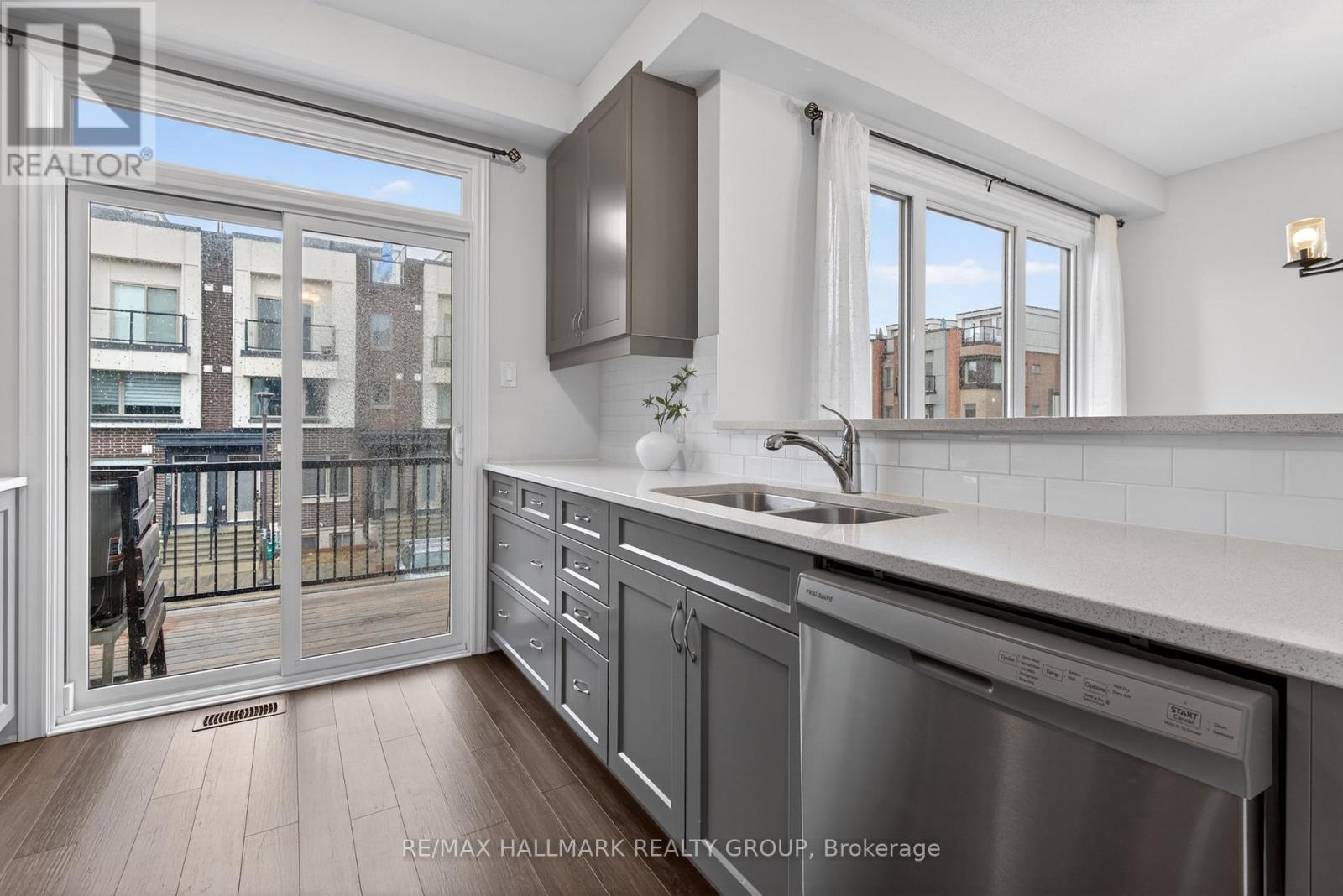 805 Kiniw Private, Ottawa, Ontario  K1K 4Z4 - Photo 10 - X12996738