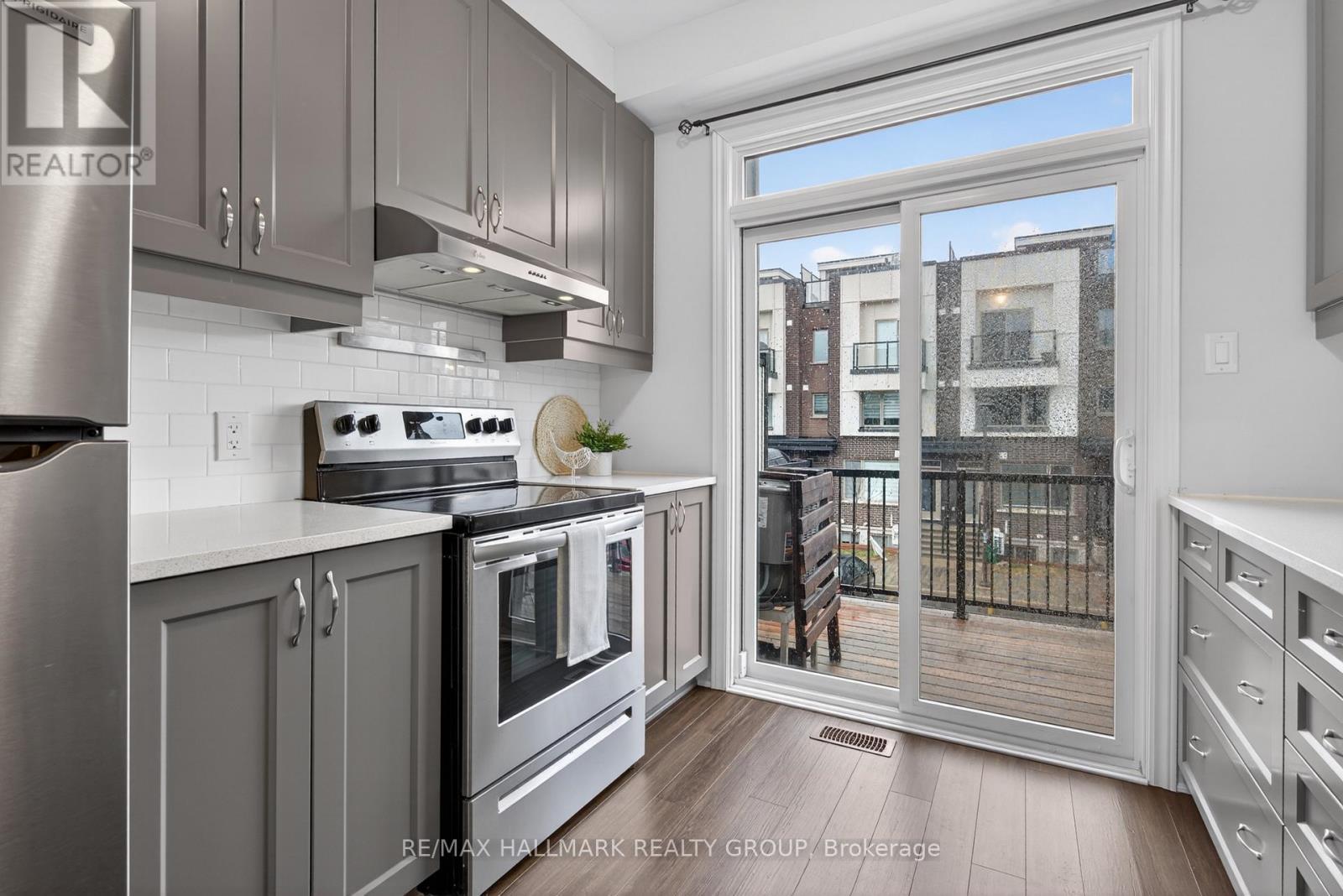 805 Kiniw Private, Ottawa, Ontario  K1K 4Z4 - Photo 11 - X12996738