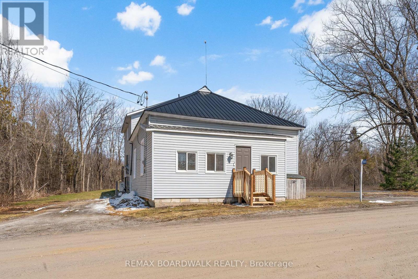 584 Ford Road, Montague, Ontario  K7A 4S4 - Photo 2 - X12996812