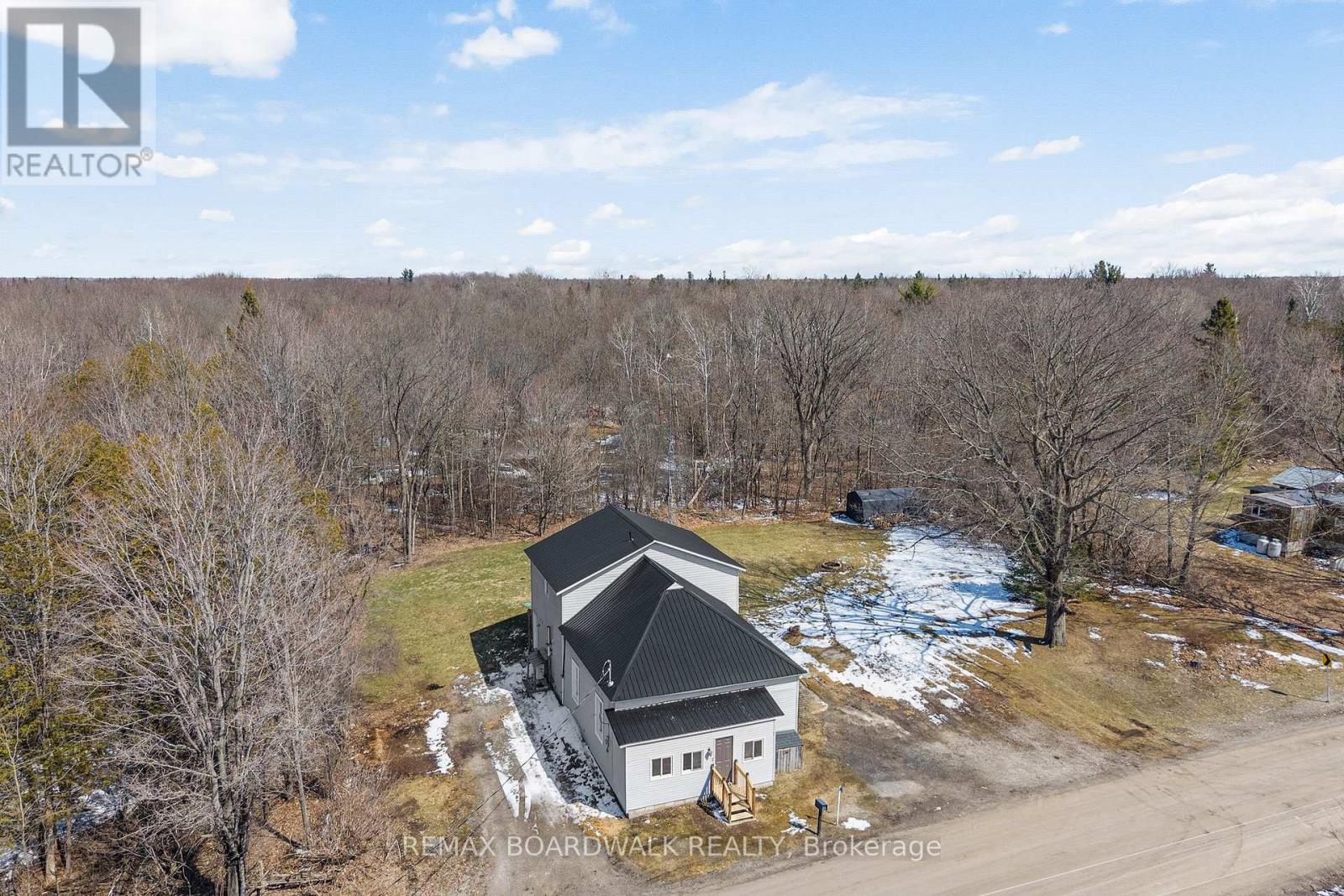 584 Ford Road, Montague, Ontario  K7A 4S4 - Photo 4 - X12996812