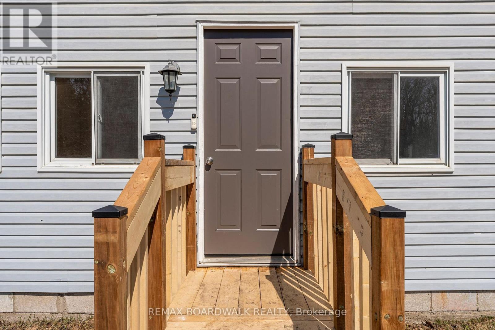 584 Ford Road, Montague, Ontario  K7A 4S4 - Photo 5 - X12996812