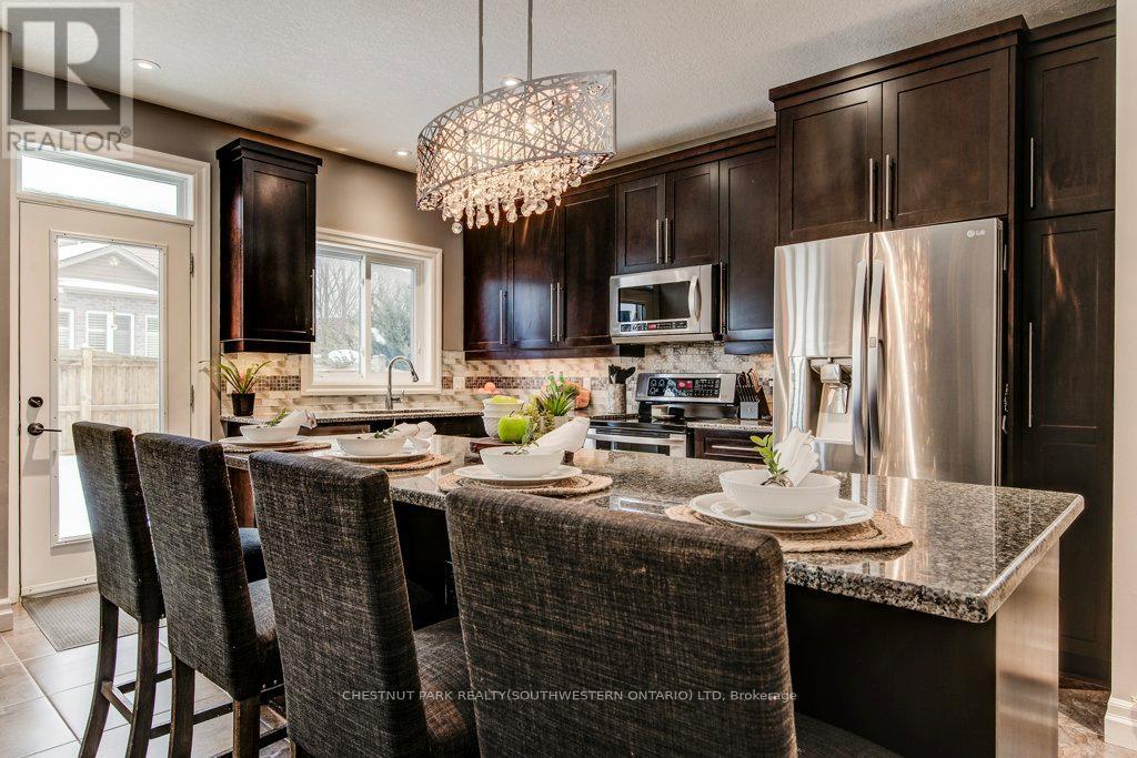 58 Eden Oak Trail, Kitchener, Ontario  N2A 0G3 - Photo 16 - X12996404