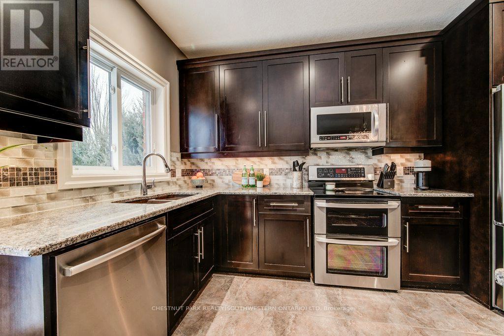 58 Eden Oak Trail, Kitchener, Ontario  N2A 0G3 - Photo 20 - X12996404