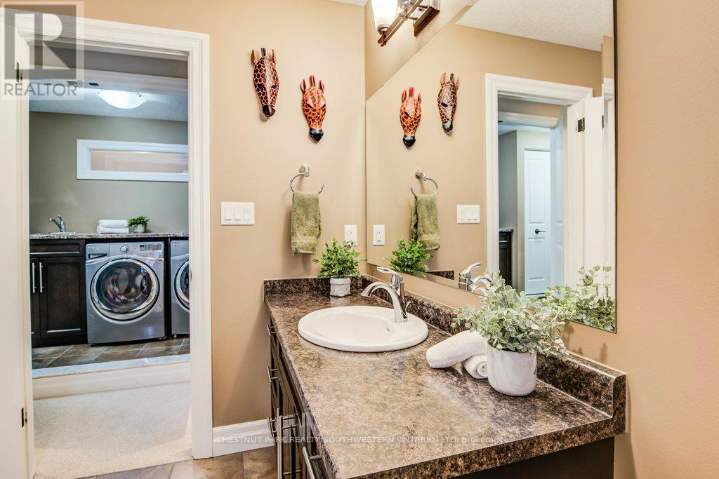 58 Eden Oak Trail, Kitchener, Ontario  N2A 0G3 - Photo 34 - X12996404