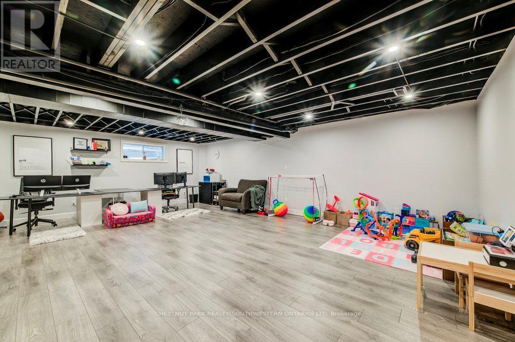 58 Eden Oak Trail, Kitchener, Ontario  N2A 0G3 - Photo 37 - X12996404