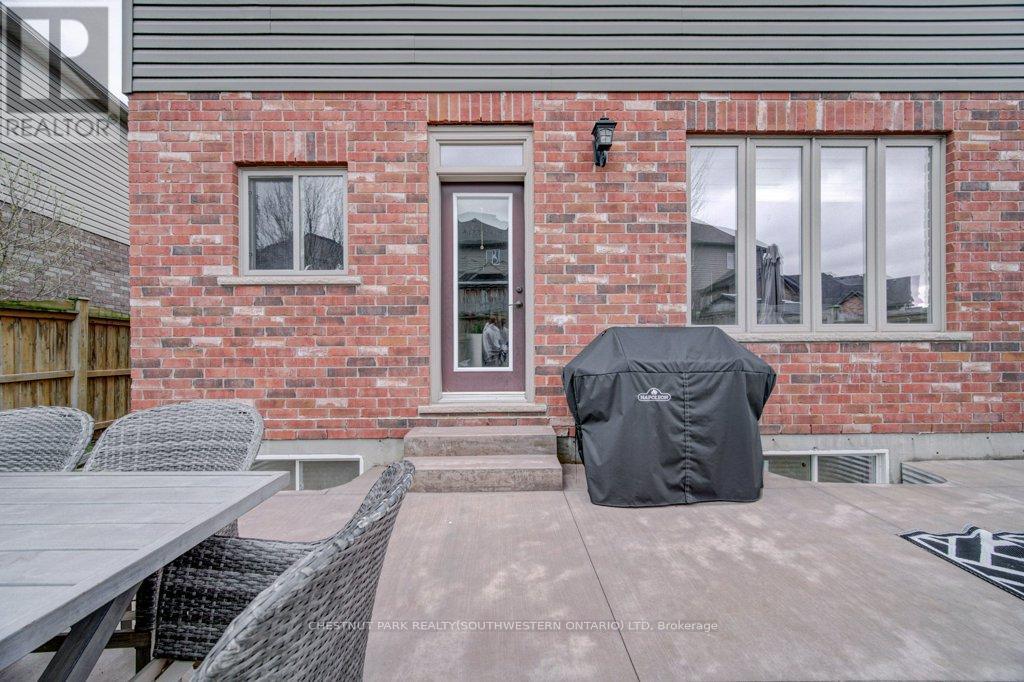 58 Eden Oak Trail, Kitchener, Ontario  N2A 0G3 - Photo 49 - X12996404