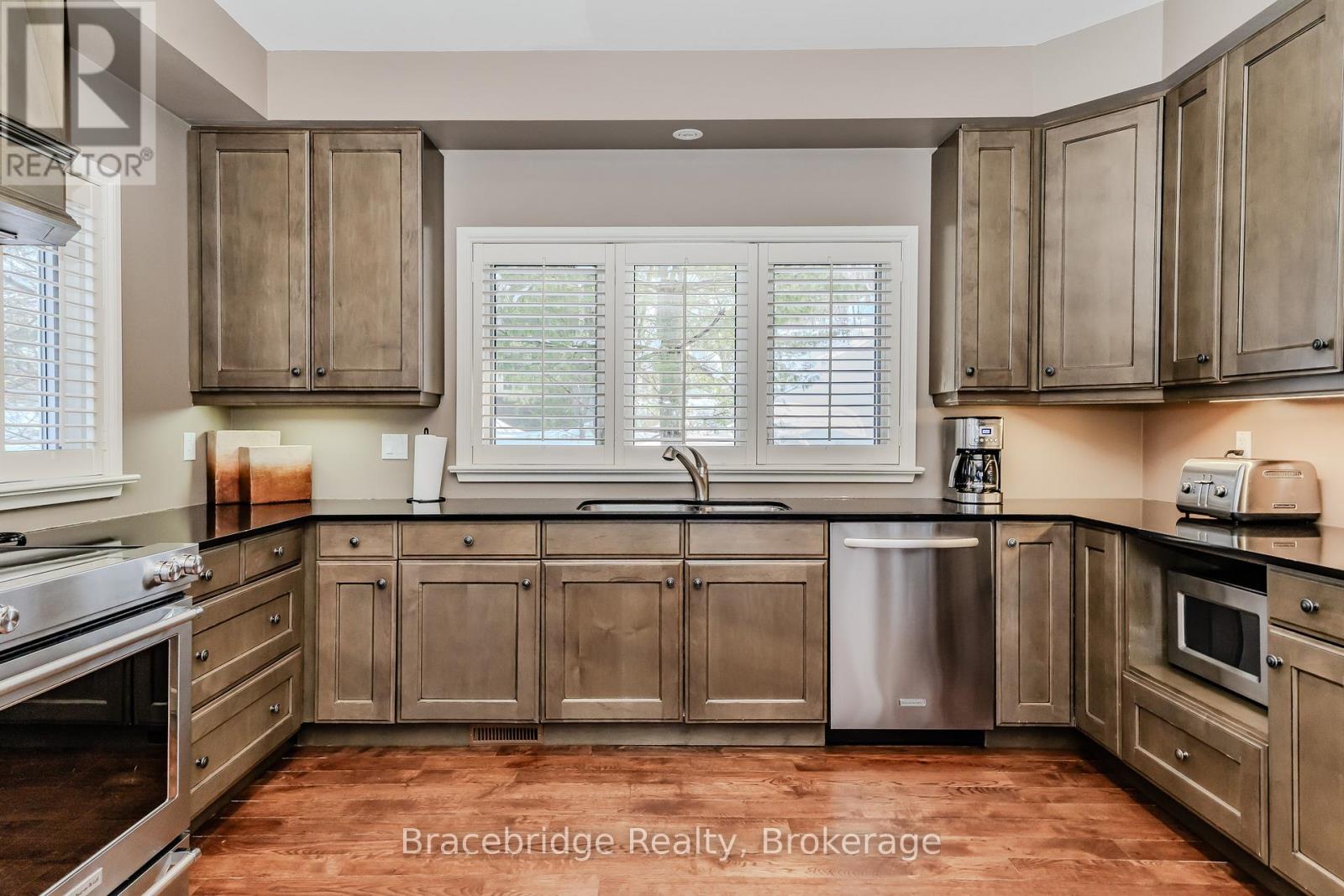 Water's Edge W1 - 3876 Muskoka Rd 118 Highway W, Muskoka Lakes, Ontario  P0B 1J0 - Photo 16 - X12996482