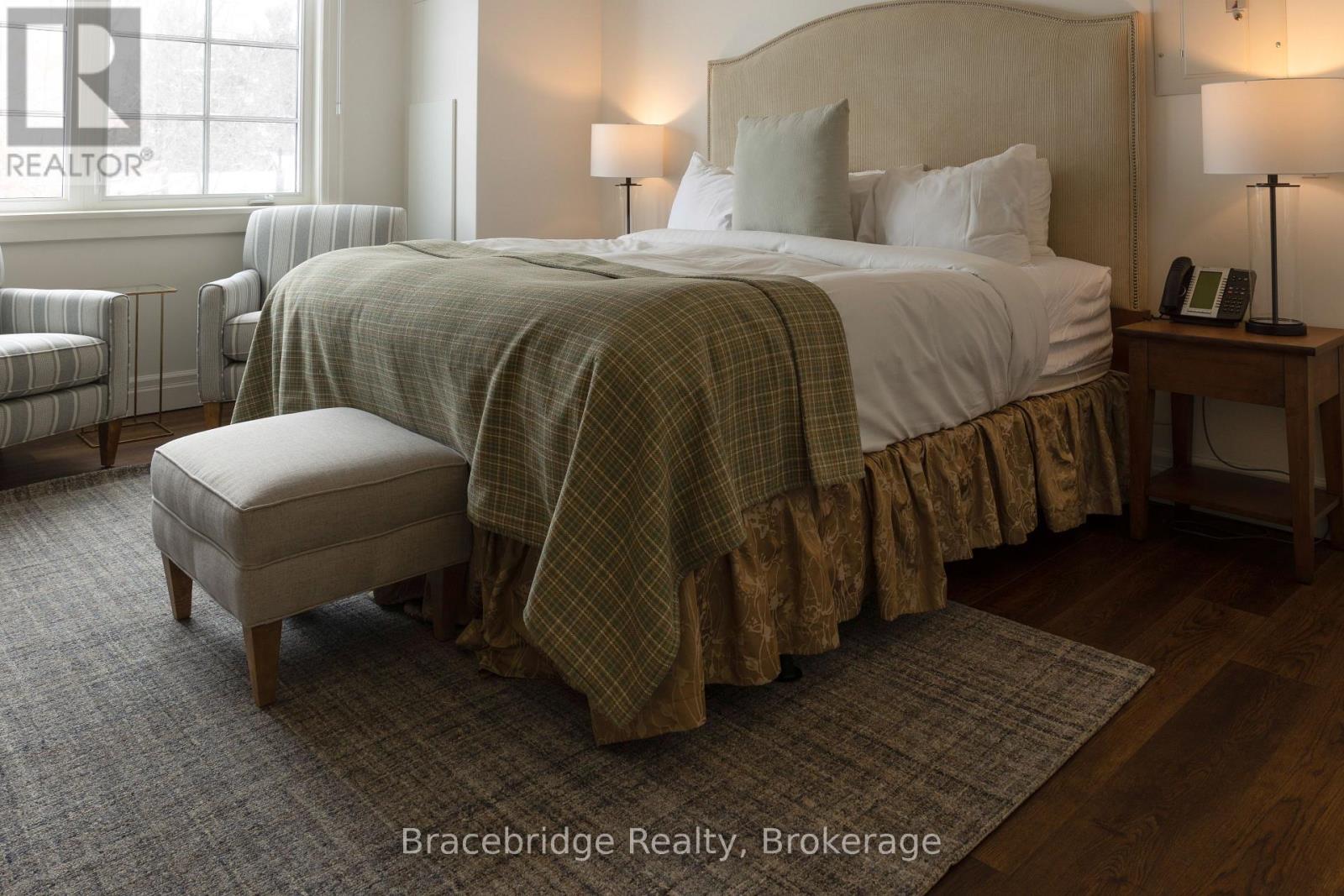 L215-C2 - 1869 Muskoka Rd 118 Highway W, Muskoka Lakes, Ontario  P1L 1W8 - Photo 3 - X12996588