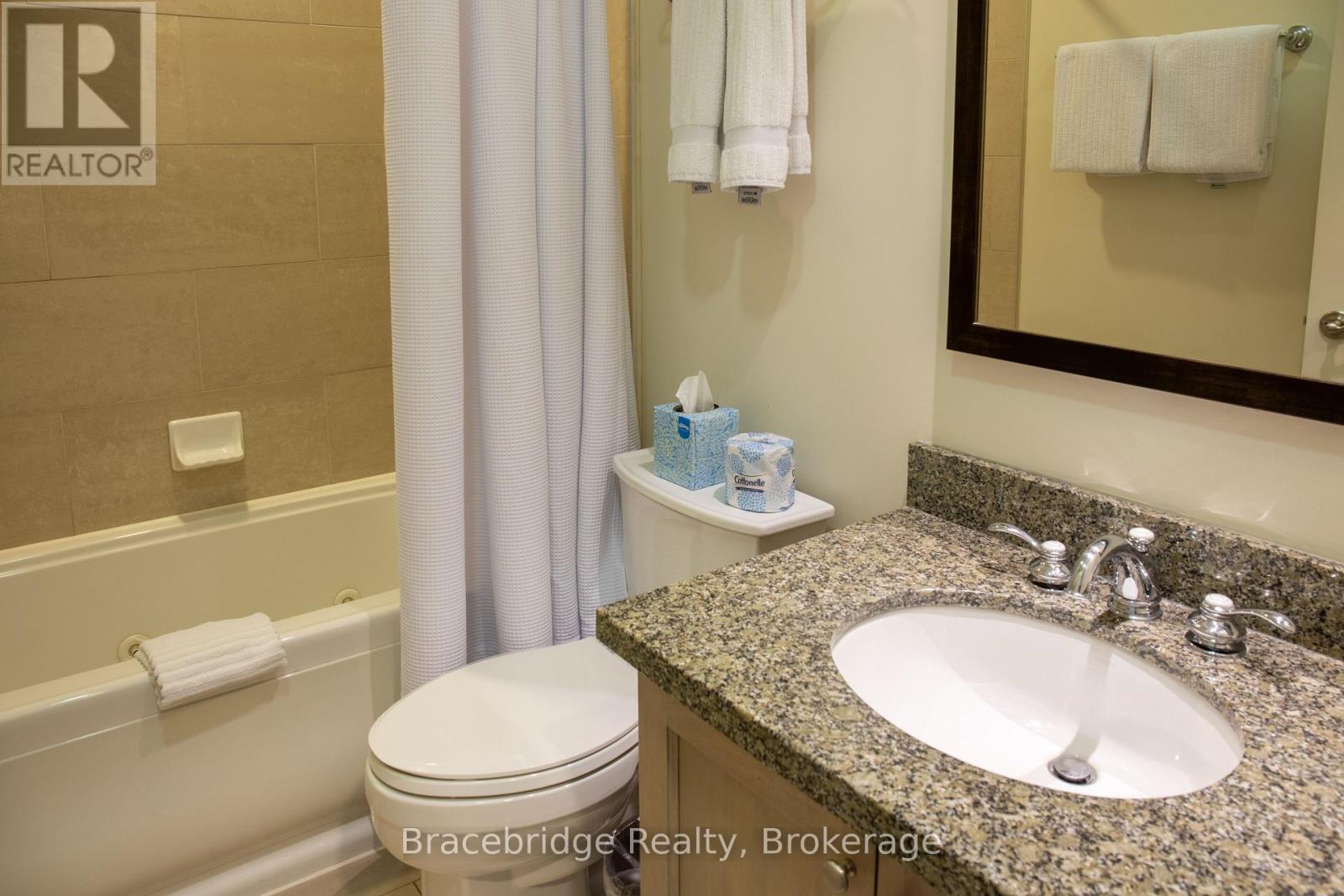 L215-C2 - 1869 Muskoka Rd 118 Highway W, Muskoka Lakes, Ontario  P1L 1W8 - Photo 9 - X12996588