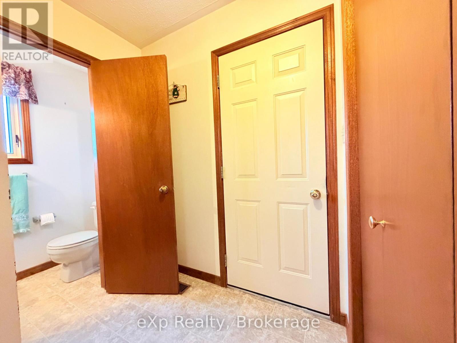 142168 Grey 9 Road, West Grey, Ontario  N0G 1C0 - Photo 4 - X12996716