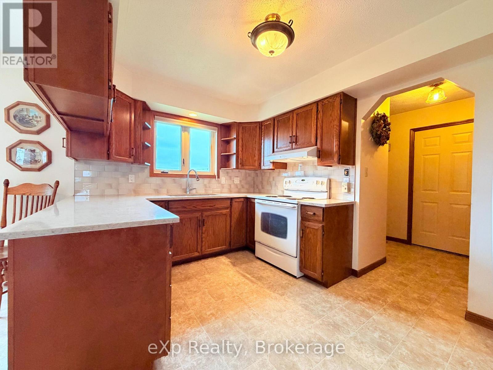 142168 Grey 9 Road, West Grey, Ontario  N0G 1C0 - Photo 7 - X12996716