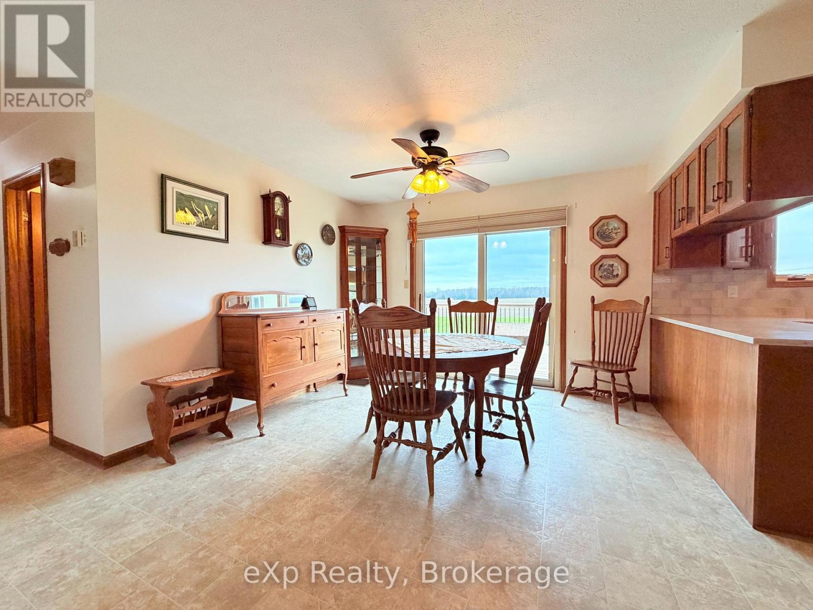 142168 Grey 9 Road, West Grey, Ontario  N0G 1C0 - Photo 8 - X12996716