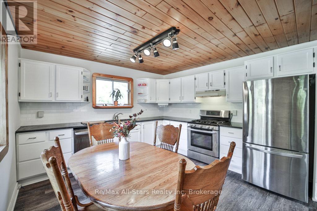 410 Etwell Road, Huntsville, Ontario  P1H 2J2 - Photo 12 - X12996726