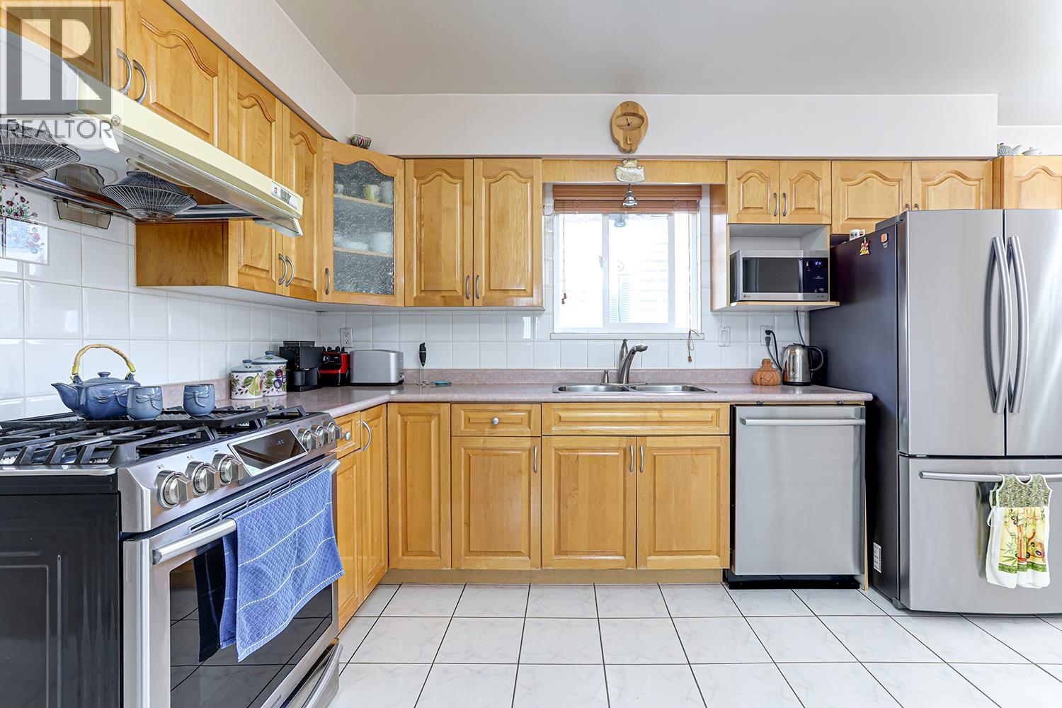 2142 Grant Avenue, Port Coquitlam, British Columbia  V3B 1R2 - Photo 15 - R3110760