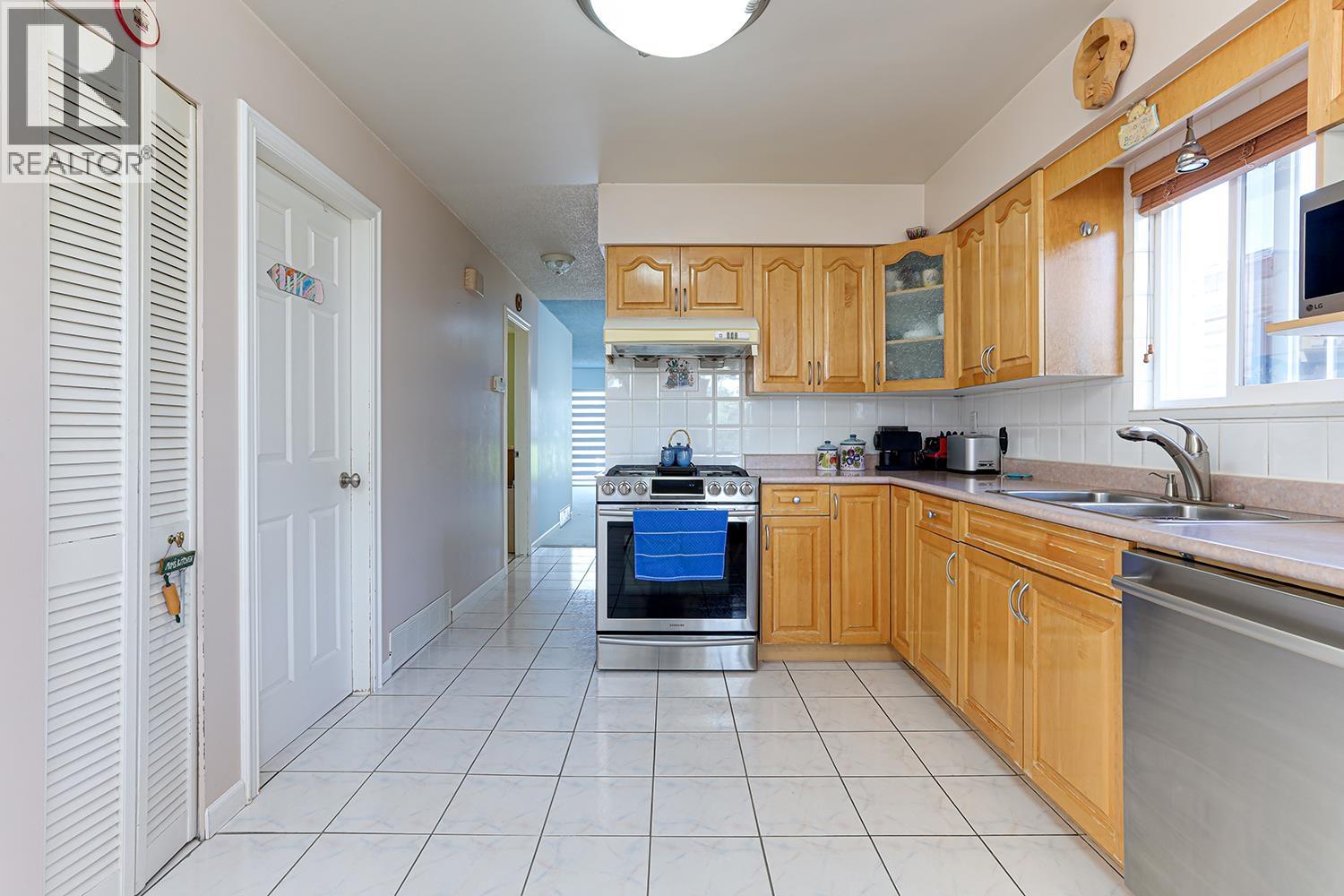 2142 Grant Avenue, Port Coquitlam, British Columbia  V3B 1R2 - Photo 13 - R3110760