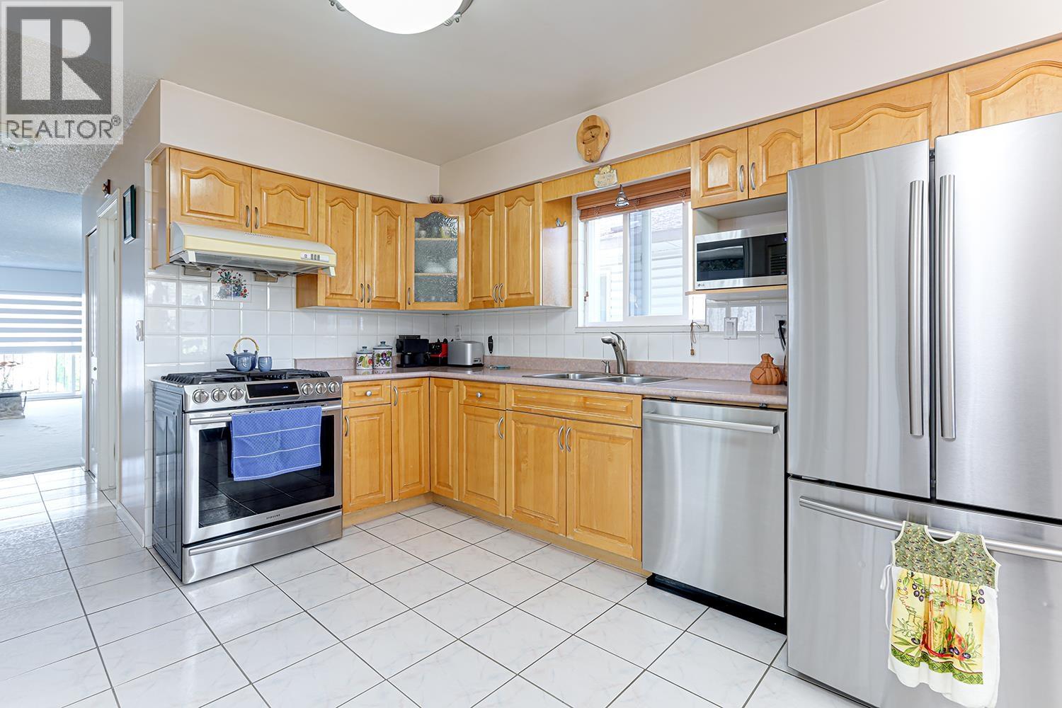 2142 Grant Avenue, Port Coquitlam, British Columbia  V3B 1R2 - Photo 12 - R3110760