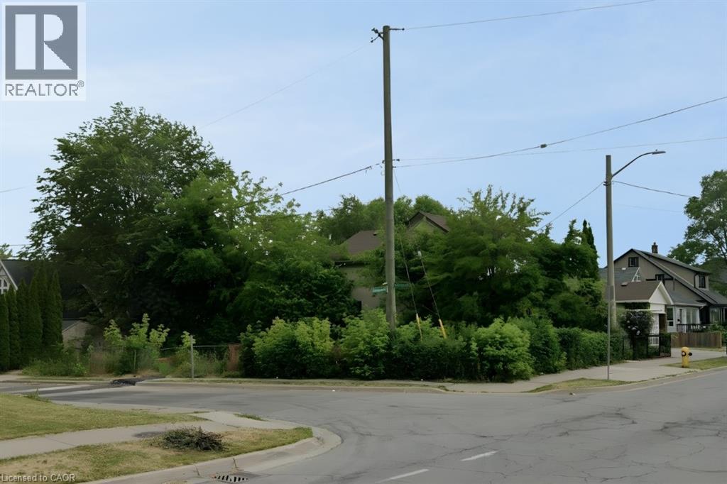 228 Queenston Street, St. Catharines, Ontario  L2P 2X1 - Photo 4 - 40817293